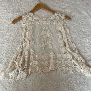 Adorable detailed lace cream vest size XL